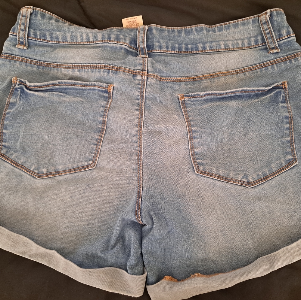 Shorts - Picture 2 of 2